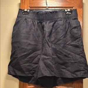 Quince Linen Black Ruffled Shorts with pockets - Large